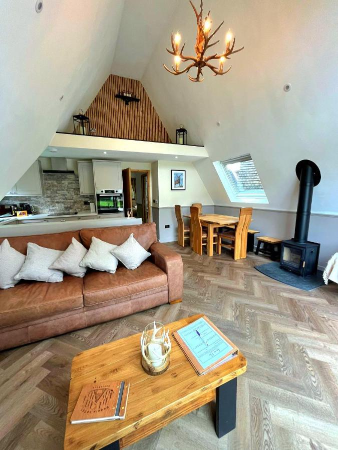Bonnie Lodge-Lochside Location With Hot Tub Invergarry Εξωτερικό φωτογραφία